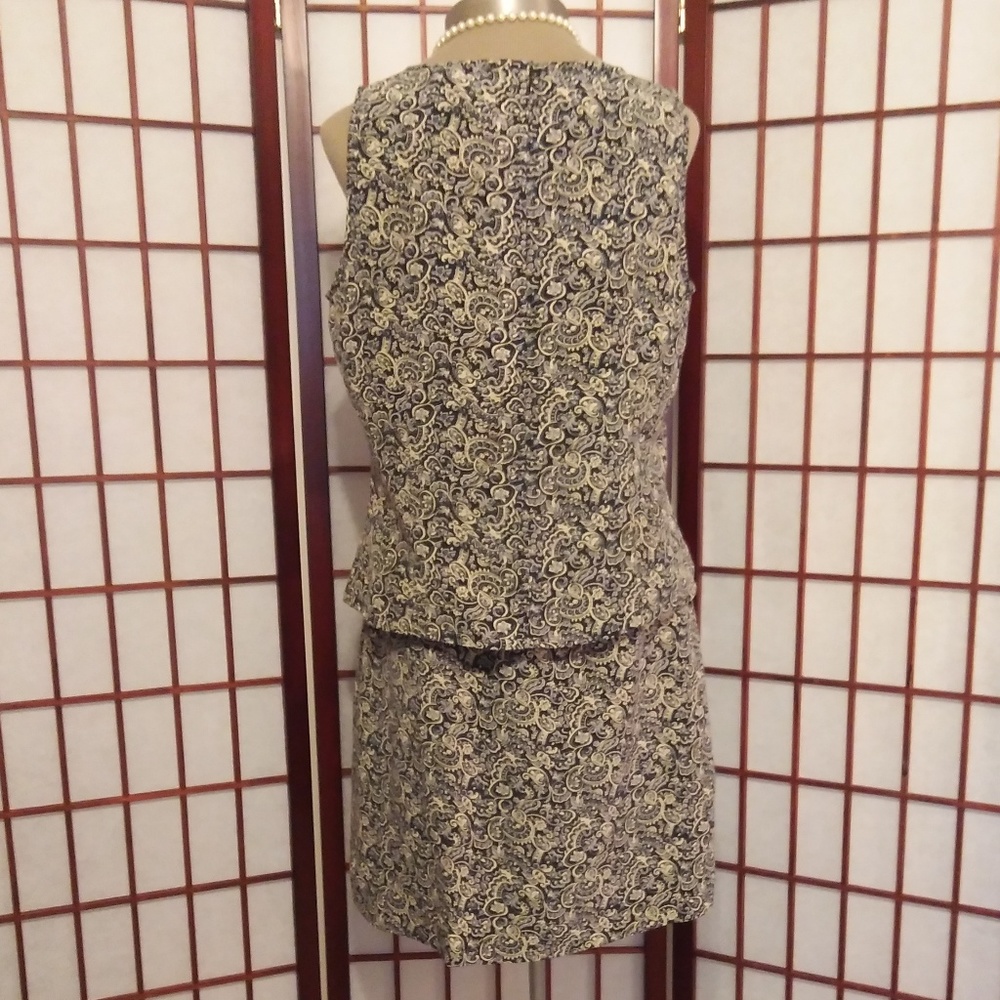100% SILK BLUE & CREAM PAISLEY 2 PC SKIRT SET - Picture 6 of 7